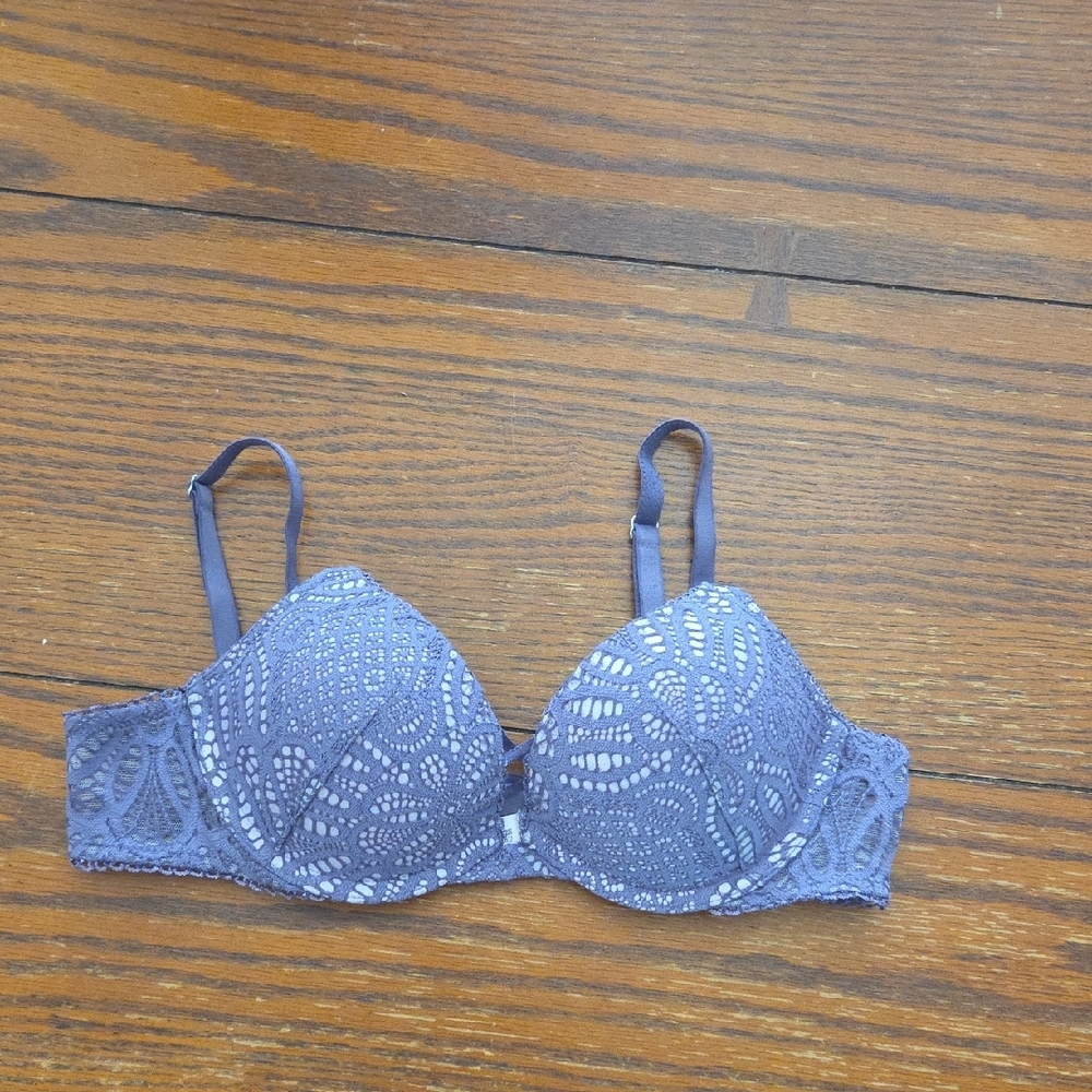 Purple Lace Underwire Bra Size 34A